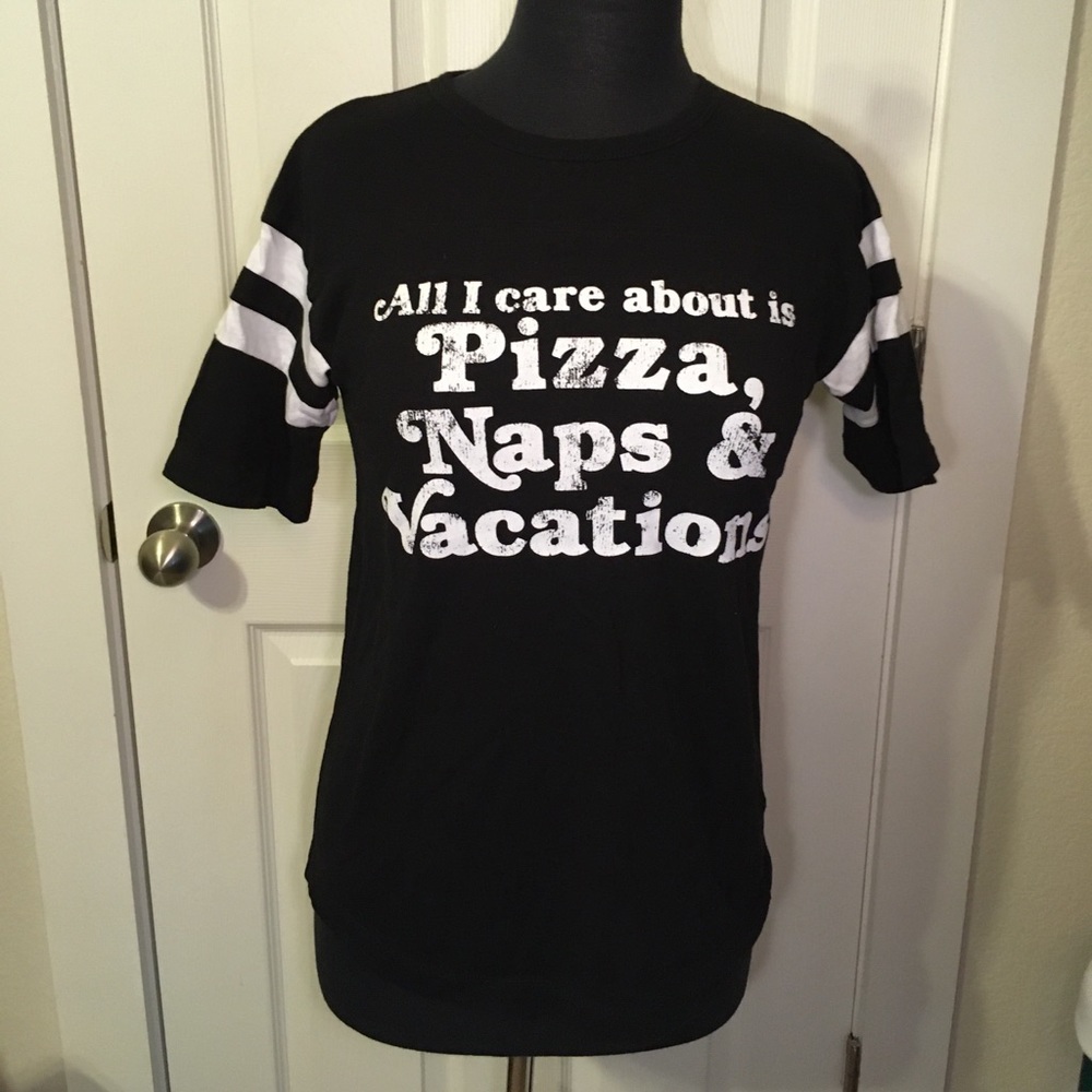 Live Nation pseudo-retro black tee Pizza Naps Vaca